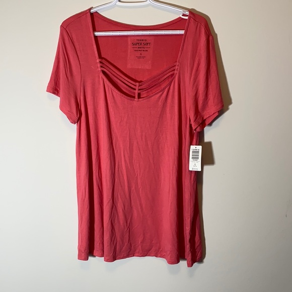 NWT Torrid coral t-shirt super soft - Picture 3 of 6